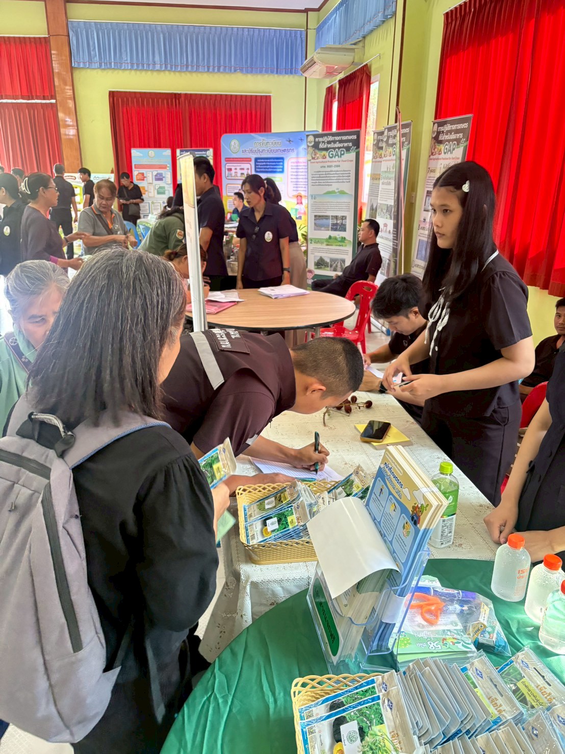 title - ส.ป.ก.จันทบุรี เข้าร่วมจัดงานโครงการคลินิกเกษตรเคลื่อนที่ในพระราชานุเคราะห์ สมเด็จพระบรมโอรสาธิราช ฯ สยามมกุฎราชกุมาร ประจำปีงบประมาณ พ.ศ. 2569 (ไตรมาสที่ 2/2569)